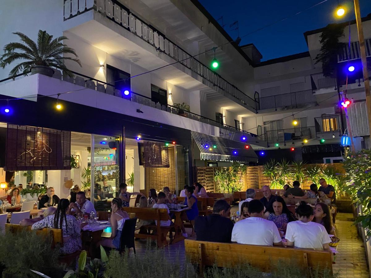 Hotel Aldebaran ลิโดดิเยโซโล ภายนอก รูปภาพ