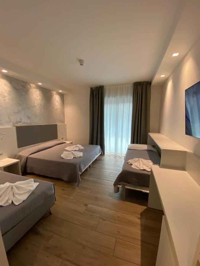 Hotel Aldebaran ลิโดดิเยโซโล ภายนอก รูปภาพ