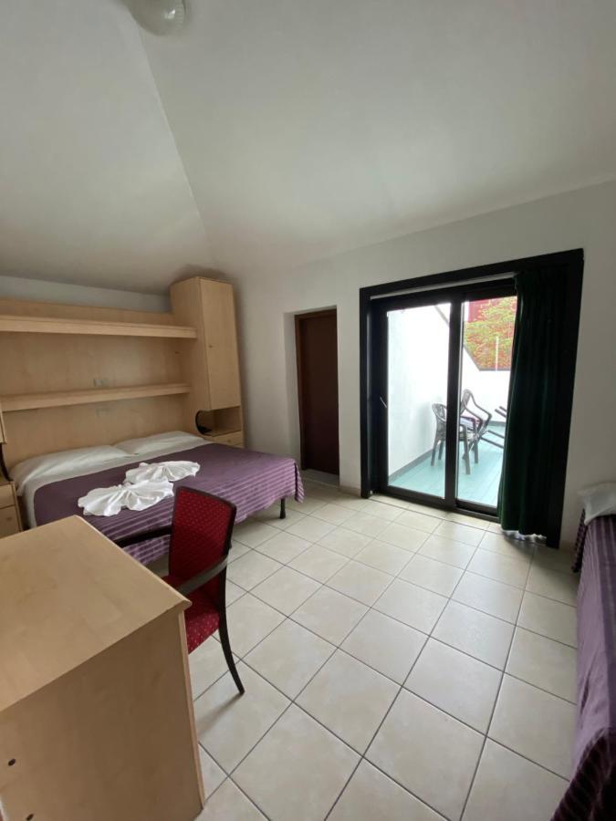 Hotel Aldebaran ลิโดดิเยโซโล ภายนอก รูปภาพ