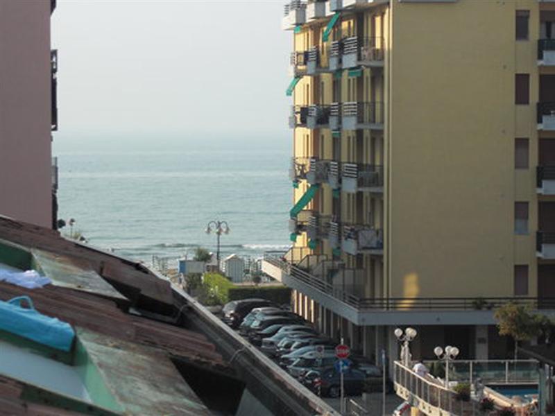 Hotel Aldebaran ลิโดดิเยโซโล ภายนอก รูปภาพ