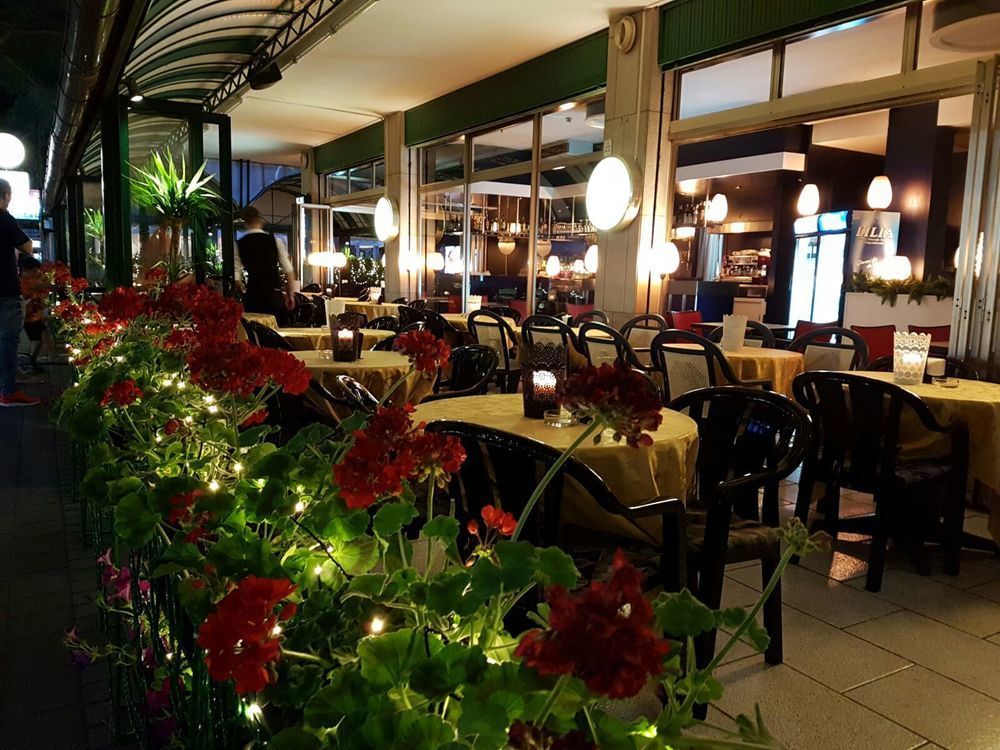 Hotel Aldebaran ลิโดดิเยโซโล ภายนอก รูปภาพ